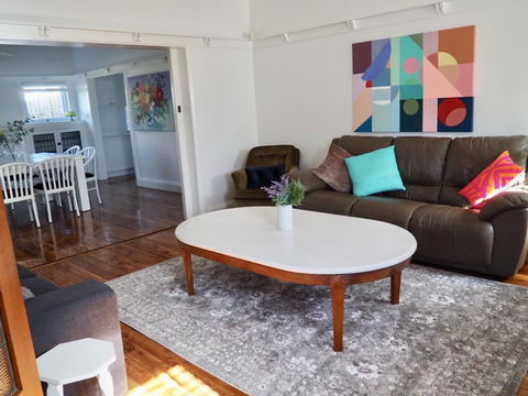 LUXURY IN THE ABSOLUTE HEART OF THE CBD - e-Seniors 2