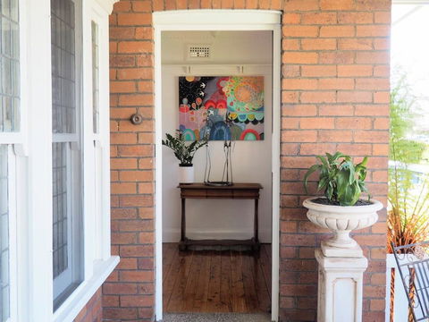 LUXURY IN THE ABSOLUTE HEART OF THE CBD - e-Seniors 0