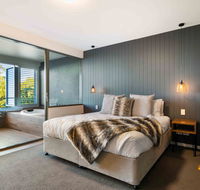 Luxury Spa Retreat with Ocean and Hinterland Views - e-Seniors