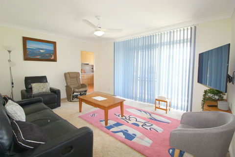 Main Stay 8, 1 Main Street - e-Seniors 2