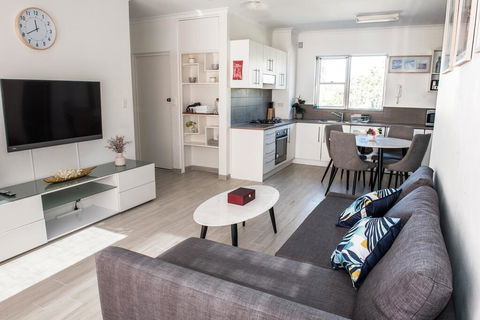 Manly 2 Stay Holiday Apartments - e-Seniors 1