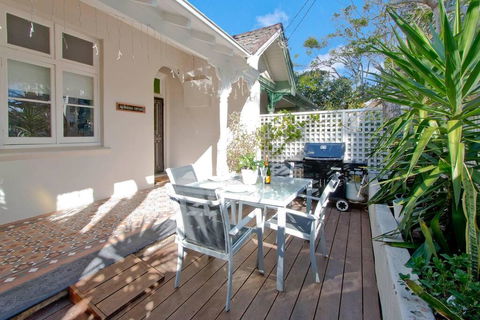 Manly Beachside 2 Bedroom House - e-Seniors 0