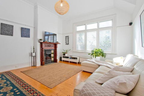Manly Beachside 2 Bedroom House - e-Seniors 2