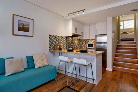 Manly Ocean Beach View Sunrise Harbour View Sunset - e-Seniors 2