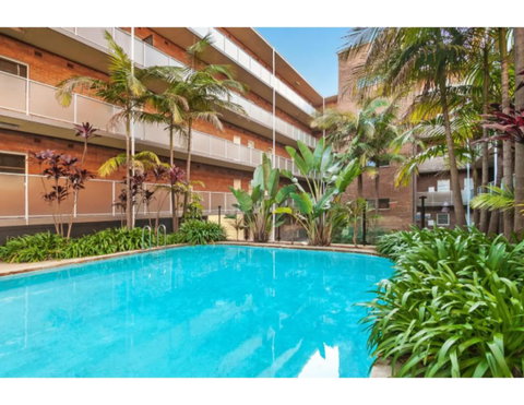 Manly Tranquil Escape - Modern Flat With Pool - e-Seniors 3