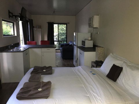 Mapleton Cabins & Caravan Park - e-Seniors 3