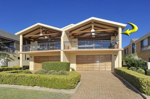 Marine Dr 2/70 - Fingal Bay - e-Seniors 2