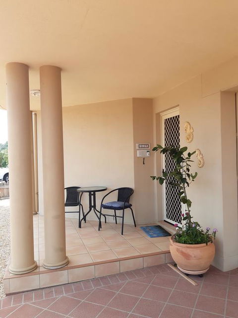 Maxs Beachside Villa - e-Seniors 2