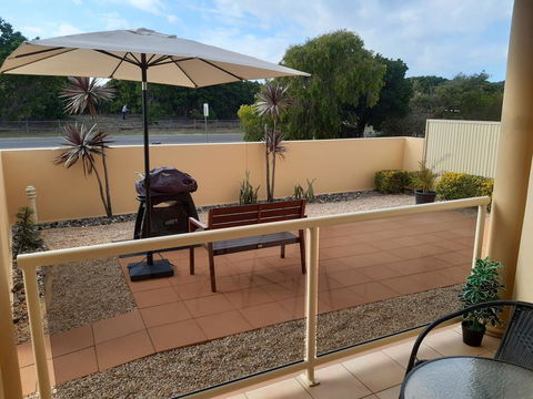 Maxs Beachside Villa - e-Seniors 1