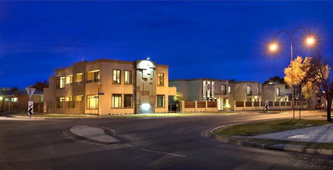 May Park Executive Apartments - e-Seniors 0