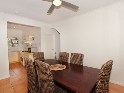 Mayfield 23 - 5 BDRM Home With Pool - e-Seniors 2