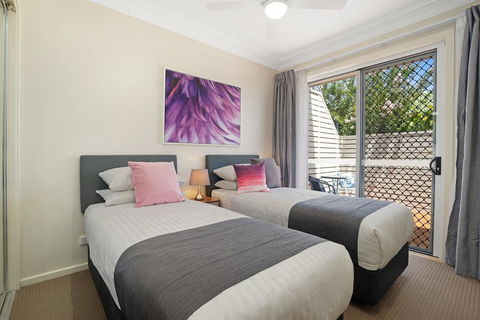 Mayfield Short Stay Apartments - e-Seniors 2