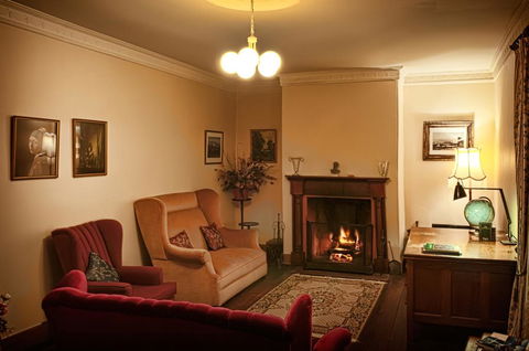 McCauley's Cottage - e-Seniors 2