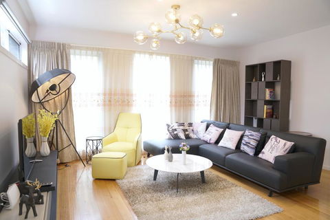 Melbourne Luxury Villa At Doncaster - e-Seniors 1