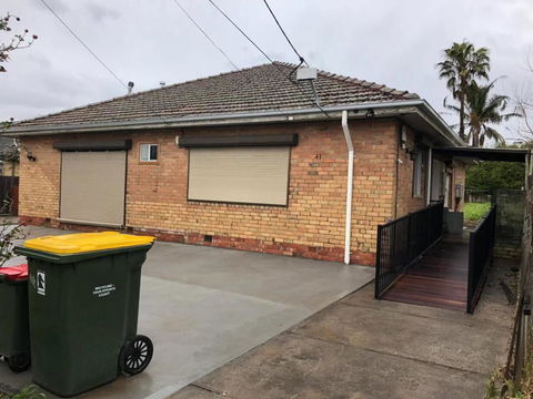 Melbourne Short Stay- Burwood Deakin Uni, Burwood - e-Seniors 0