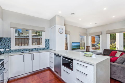 Merri Place - e-Seniors 2