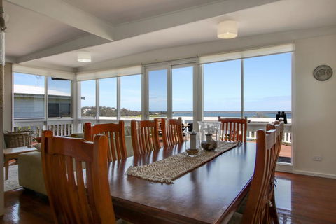 Metung Lake House - e-Seniors 3