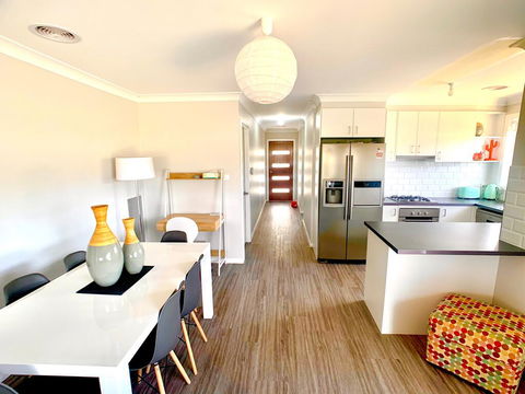 Modern Majestic - Everything You Need - Private Location - e-Seniors 0