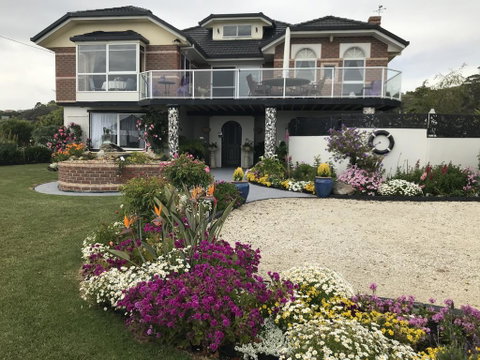 Moonlight Bay B&B Guest House - e-Seniors 0