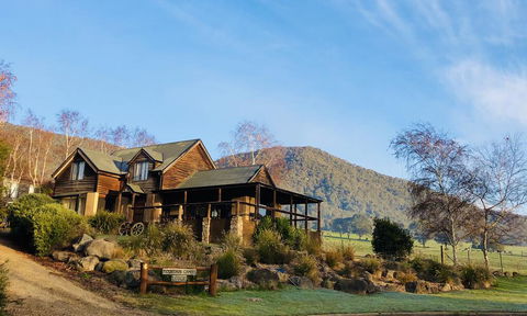 Mountain Grass Lodge (2 Bedroom) - e-Seniors 0