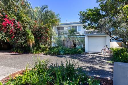 Mudjimba Esplanade Villa - e-Seniors 1