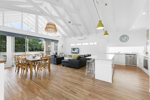 Mudjimba Island Beach House - e-Seniors 0