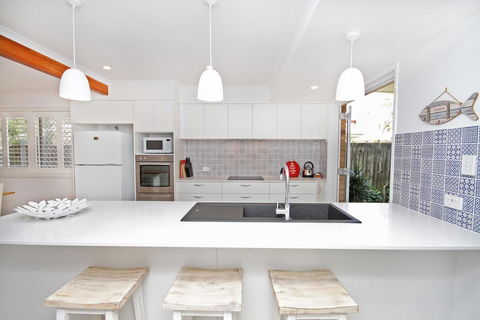 Mudjimba Sands, Mudjimba, Pet Friendly, BOND 500, LINEN INCLUDED, WIFI - e-Seniors 3