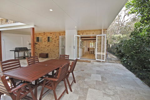 Mudjimba Sands, Mudjimba, Pet Friendly, BOND 500, LINEN INCLUDED, WIFI - e-Seniors 1