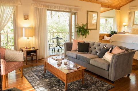 Myers Creek Cascades Luxury Cottages - e-Seniors 2