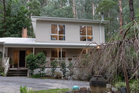 Myers Creek Cascades Luxury Cottages - e-Seniors 1