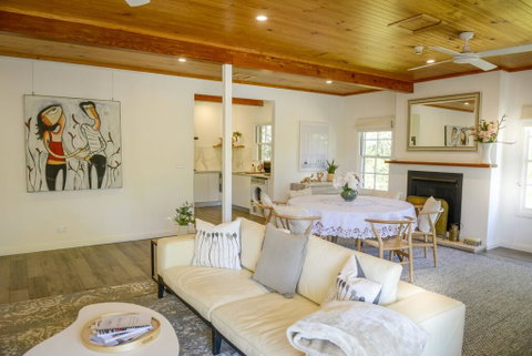 Myrtle Tree Lodge - Flowers, Kangaroo Valley - e-Seniors 2