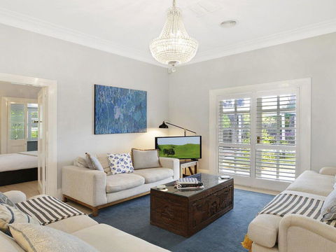 Nattai Lodge - House & Cottage In Beautiful Garden - e-Seniors 3