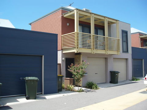 Newcastle Harbourside Terraces - e-Seniors 1