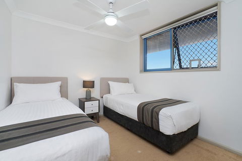 Newcastle Short Stay Apartments - Sandbar Newcastle Beach - e-Seniors 2