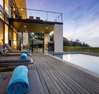 Newhaven Luxury family home with bay views large pool Jacuzzi tennis court playground - e-Seniors