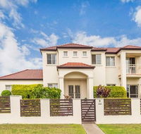 Nice home in the Regatta waters estate close to theme parks - e-Seniors