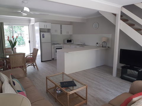 Noosa Gardens Riverside Resort - e-Seniors 1