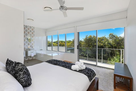 NORTHSHOR- ULTIMATE BEACH HOUSE - e-Seniors 2