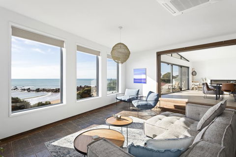 Novo Luxury Apartment - e-Seniors 1