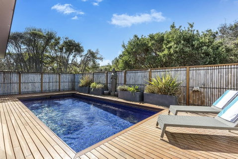Ocean Luxe Retreat Luxury House With Pool, Tennis Court, Fireplace, Walk To Beach - e-Seniors 0
