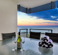 Oceana Darwin Central Oceanfront 3 bedroom 2 Lounge Room Pool Gym Tennis Court Sleeps 9 - e-Seniors