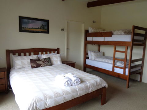 Off Mountain Accommodation - e-Seniors 2