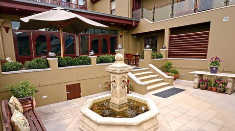 Old Bank Boutique Hotel - e-Seniors 0