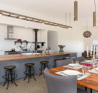 On A Hill - modern country home near Braidwood - e-Seniors