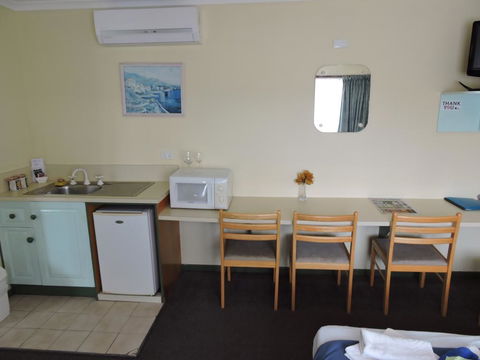 Pacific Motor Inn - e-Seniors 3
