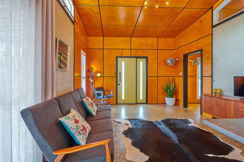 Palm Springs Suite - e-Seniors 2