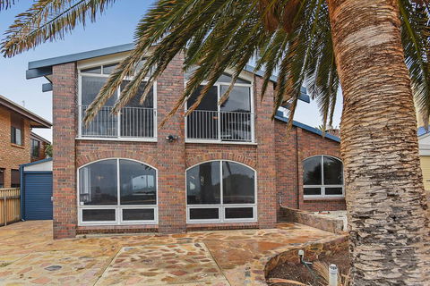 Palms On The Esplanade - Sellicks Beach - WiFi - e-Seniors 2