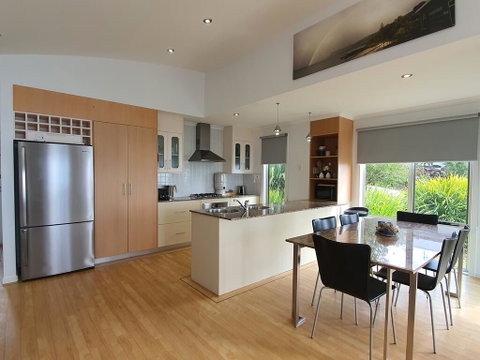 Paradise House, Boat Harbour Beach - e-Seniors 3