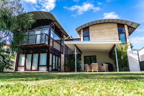 Paradise In Dunsborough - e-Seniors 1