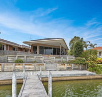 Pelican Brief - relaxing canal frontage - e-Seniors
